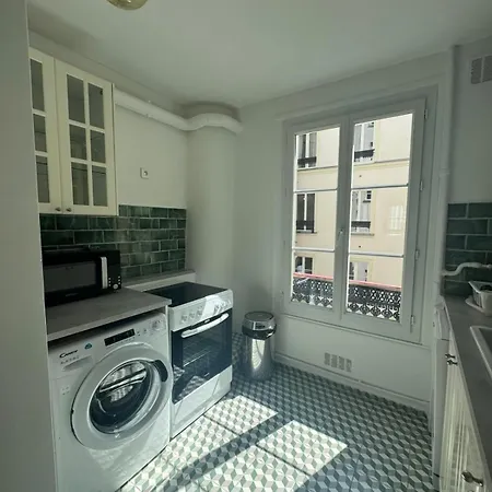 Charming And Luminous Opera -montmartre - Rue Des Martyrs